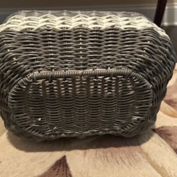 Brown & Cream Basket with Handles 14"L x 10"W x 7"D New - Picture 2 of 5